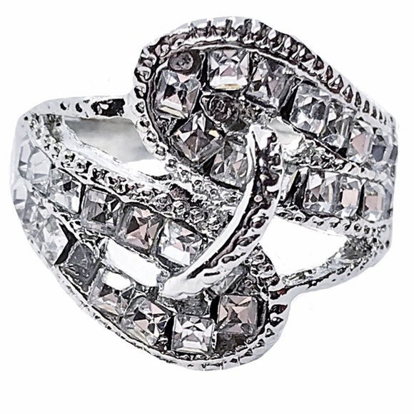 Jewelry - SALE!  925 Silver Plated Crystal Statement Ring
